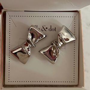 Stella & Dot Bow Earring Studs